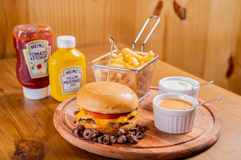 The Round Table Classic Burger
